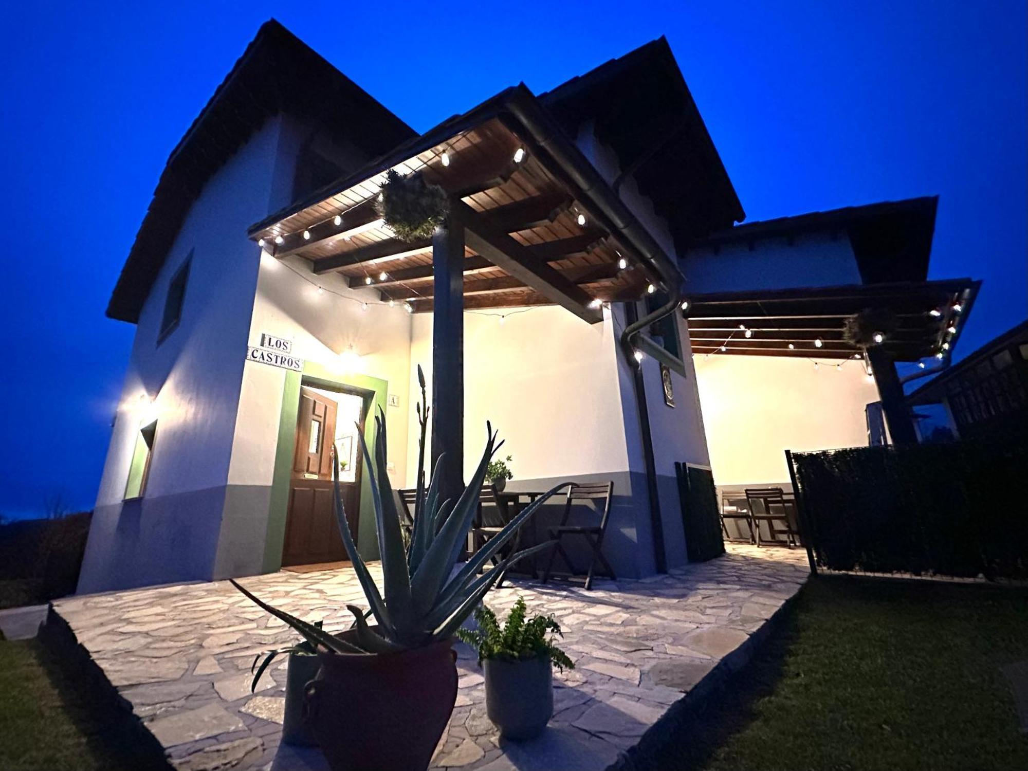 Los Castros Apartamentos Rurales A Llames de Pria Bagian luar foto